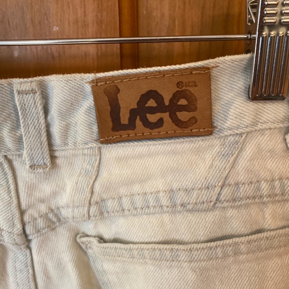Light Wash Vintage Lee Riders 10P Jeans (fits like a size 4) - Picture 7 of 9